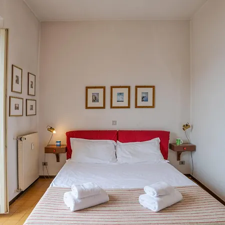 Апартаменты Guesthost - Lovely Lakeview Flat In