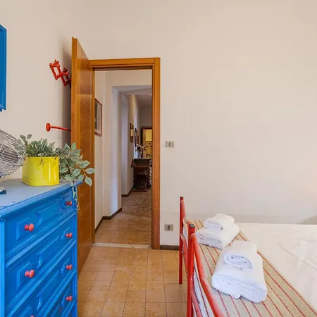 Guesthost - Lovely Lakeview Flat In Апартаменты Донго