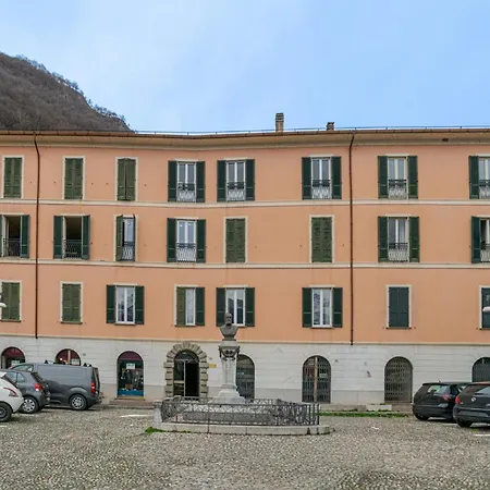 Guesthost - Lovely Lakeview Flat In